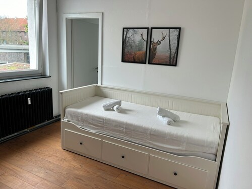 Centrally located, small apartment with kitchen and shower room 2