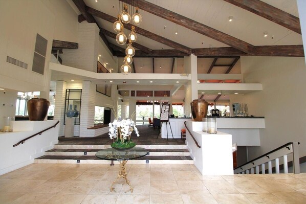 Lobby - Fantastic Views - 2 beds, large office, and 2.5 baths in Rancho Mirage. (Rancho Mirage)