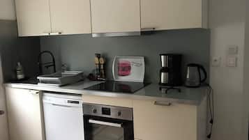 Micro-ondes, four, plaque de cuisson, lave-vaisselle