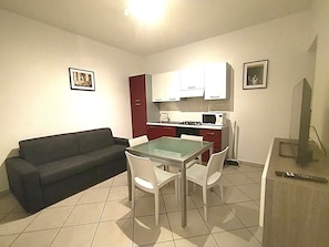 40-inch Smart TV with cable channels - HH Monferrato (Alessandria)