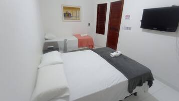 Comfort Double Room | 1 bedroom, minibar, desk, laptop workspace