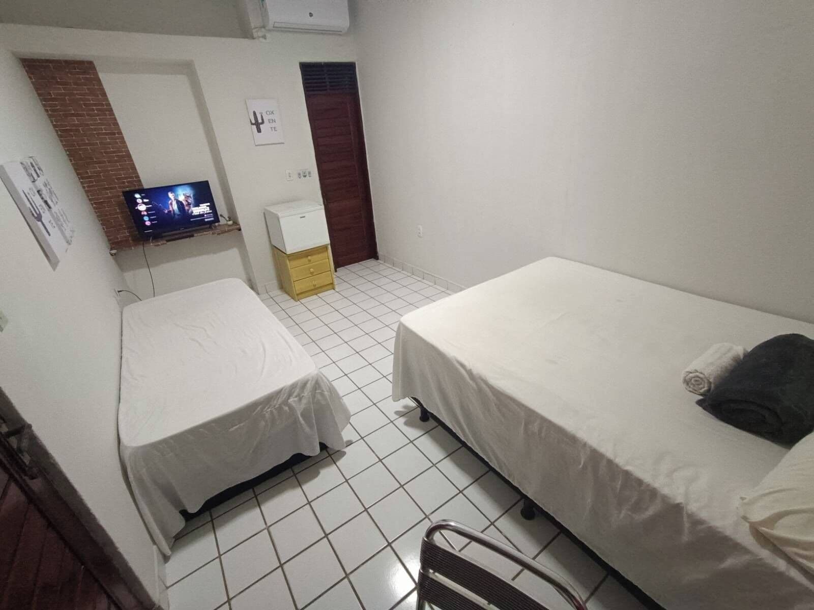 Minibar, desk, laptop workspace, free WiFi