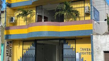 Façana frontal de l'allotjament