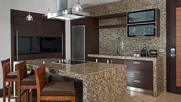 Coffee/tea maker, fridge, microwave, oven