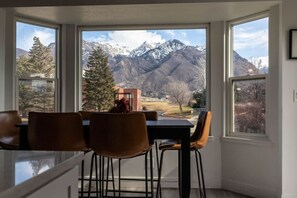 Dining - Cottonwood Basecamp-Game Room, 6TVS, Near Canyons! (Sandy)