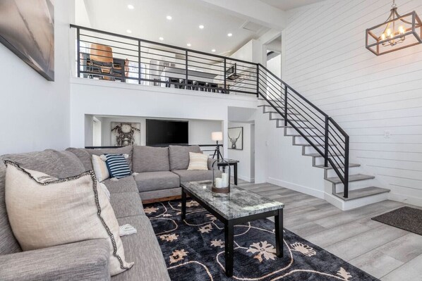 Smart TV, fireplace, ping pong - Cottonwood Basecamp-Game Room, 6TVS, Near Canyons! (Sandy)