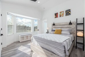 5 soverom, skrivebord, strykejern/-brett og wi-fi (inkludert)