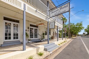 Exterior detail - The Downtown Historic Island Hotel (Cedar Key)