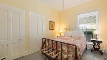 1 Schlafzimmer, Reisekinderbett, kostenloses WLAN, Bettwäsche