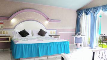 Laptop workspace, free WiFi