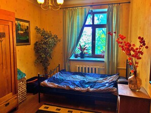 1 bedroom, desk, WiFi, bed sheets - Apartment with free parking in central Tallinn (Tallinn)