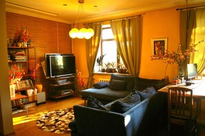 TV, DVD player, stereo, computer monitors