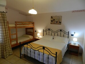 1 chambre, coffres-forts dans les chambres, Wi-Fi gratuit, draps fournis