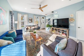 Smart TV, books - 2-Storey Home with Arcade Games - 4 Min Walk to Beach (Panama City Beach)