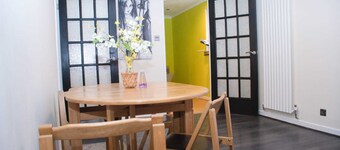 Modern Flat with A/C & Basketball Court – Prime Leicester Location