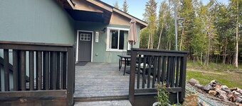 'Mother-In-Law' apartment in rural neighborhood. Kitchenette and Private Bath.