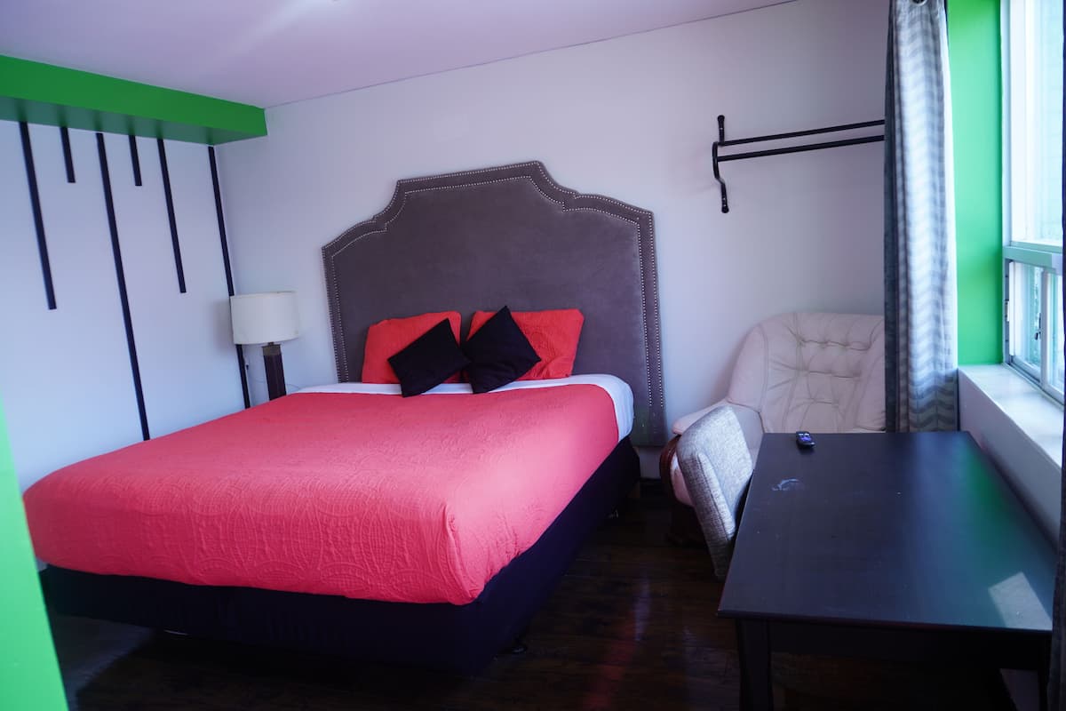 1 chambre, coffres-forts dans les chambres, bureau