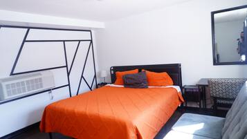 In-room safe, desk, soundproofing, iron/ironing board