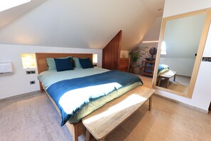 2 bedrooms, in-room safe, iron/ironing board, travel cot