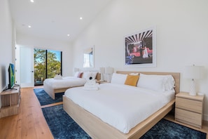 4 bedrooms, iron/ironing board, travel cot, free WiFi