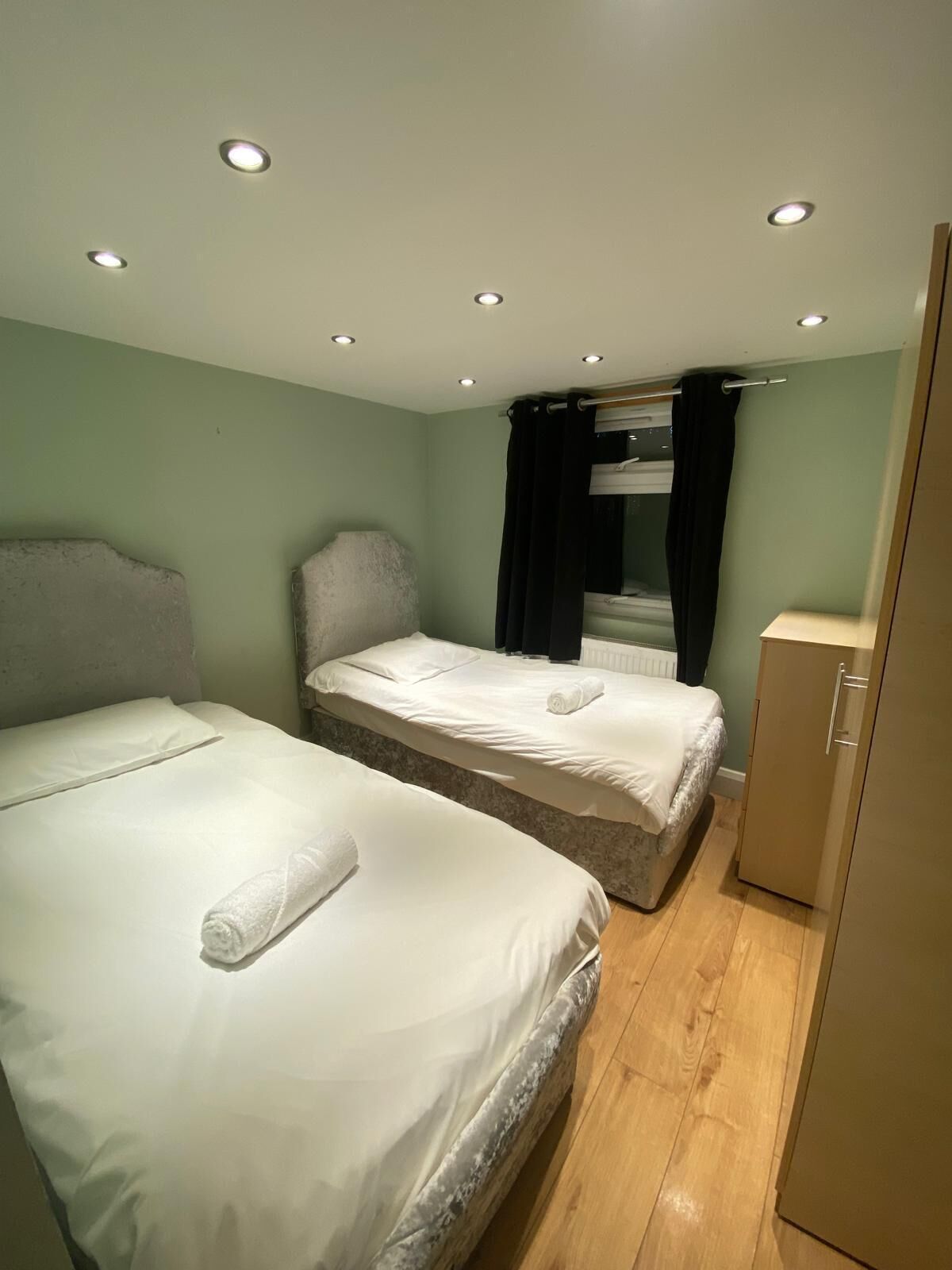 4 camere, Wi-Fi gratuito, lenzuola