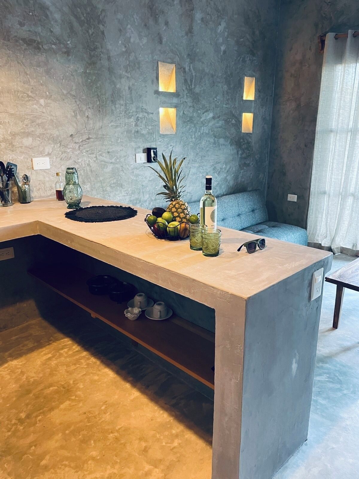 Departamento superior | Cocineta privada | Refrigerador con congelador y parrilla de estufa 