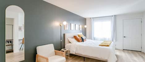 1 chambre, bureau, draps fournis