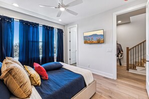 5 bedrooms, iron/ironing board, free WiFi, bed sheets