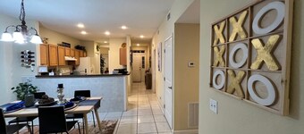 Reflections Retreat, Cozy 2-bed, 2-bath apartment in serene Ocala with AC, WiFi