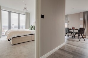 1 bedroom, iron/ironing board, WiFi - Springwell Gardens, Leeds (Holbeck)