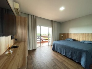 Executive Apartment, 1 Queen Bed | 1 bedroom, free WiFi - Hotel Villa Green (Tome-Acu)