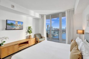 2 slaapkamers, een strijkplank/strijkijzer, reisbedje, gratis wifi