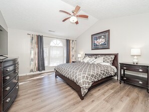 4 chambres, fer et planche à repasser, Wi-Fi, draps fournis