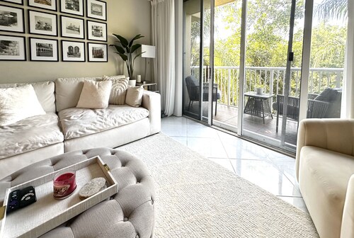 Modern & Cozy Beach Condo