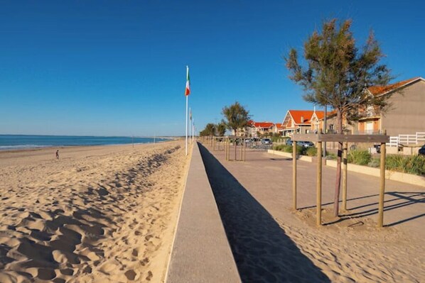 Beach - 2 bed & breakfast rooms including breakfast - House between river and ocean (Talais)