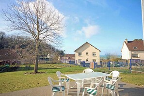 Outdoor dining - Gîtes de France® - Le Tulipier (PETIT CAUX)