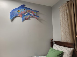 1 dormitorio, tabla de planchar con plancha, wifi y ropa de cama