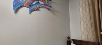 Cozy bed & breakfast in charming Roselle with AC, WiFi