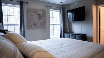 3 slaapkamers, een strijkplank/strijkijzer, gratis wifi, beddengoed