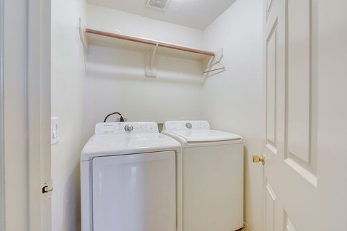 Family Friendly 3 Bedroom 2 bath Home