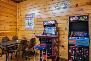 Spielezimmer