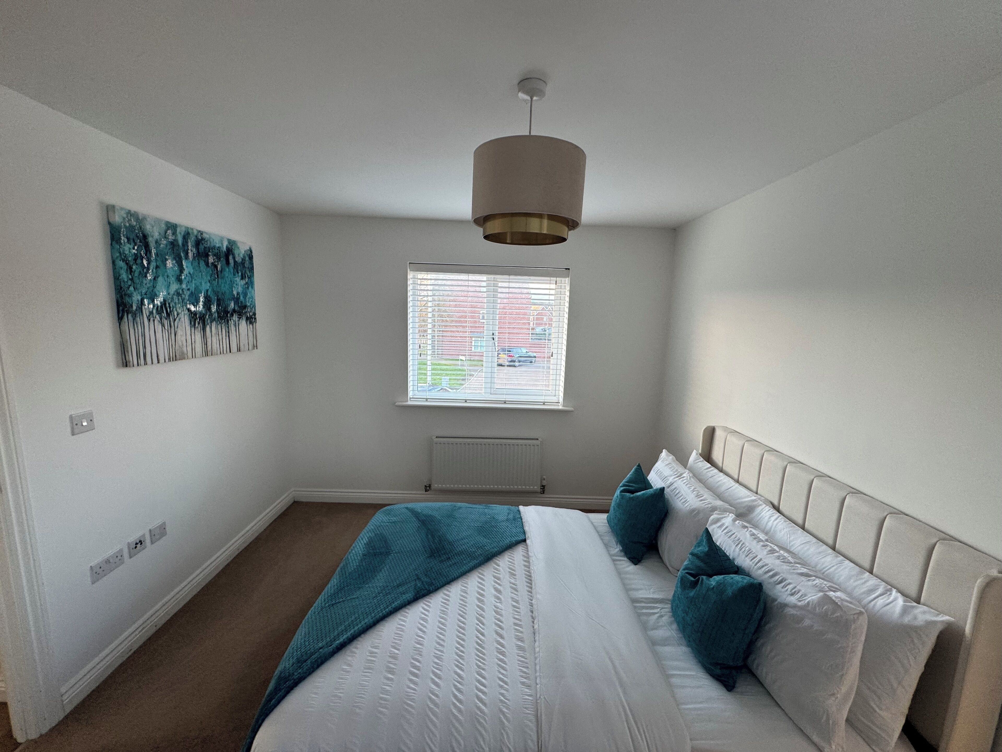 3 多间卧室、熨斗/熨衣板、WiFi、床单