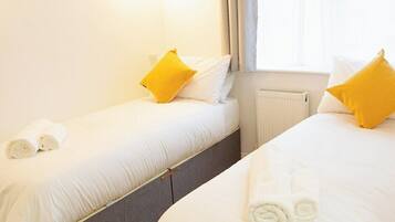 2 bedrooms, iron/ironing board, free WiFi