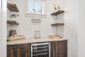 Interior - WATERCOLOR home with 4 bedrooms and amenities, bikes and a golfcart included!! (Santa Rosa Beach)