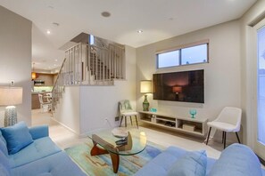 スマートテレビ、暖炉