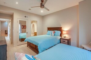 3 bedrooms, iron/ironing board, WiFi, bed sheets