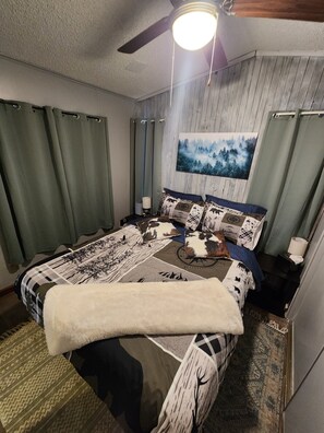 2 Schlafzimmer, Zimmersafe, Bügeleisen/Bügelbrett, kostenloses WLAN