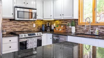 Micro-ondes, four, plaque de cuisson, lave-vaisselle