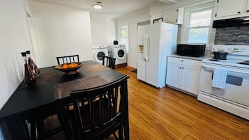 Frigorífic, forn, placa de cuina i rentaplats