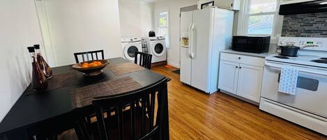 Fridge, oven, stovetop, dishwasher